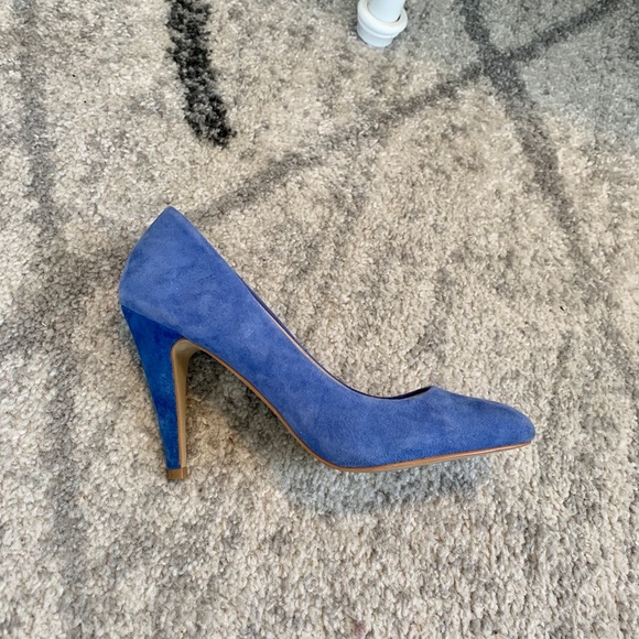 Blue suede pumps - Picture 2 of 2